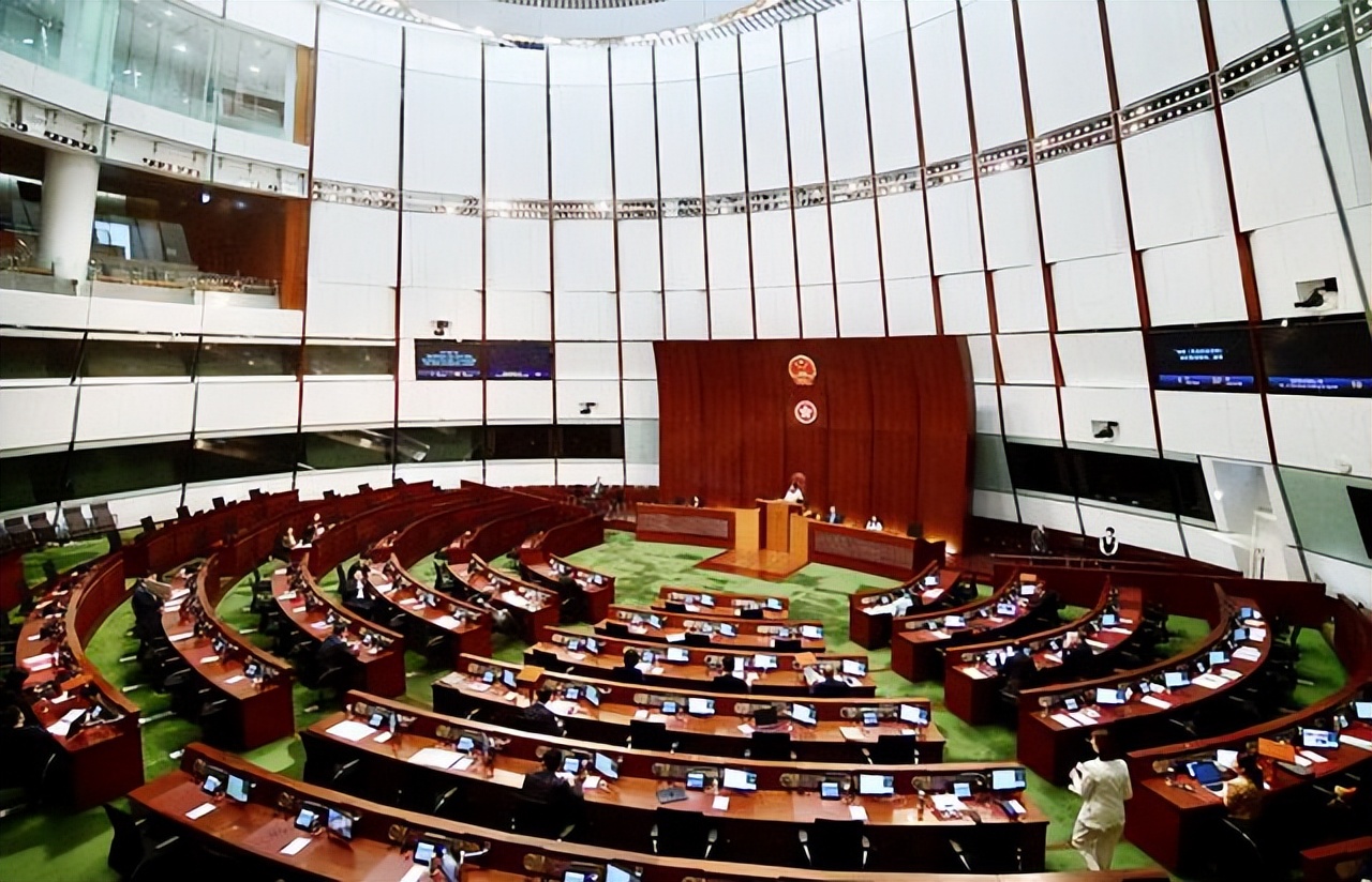 加速“去殖民化”！香港立法做出重大改变