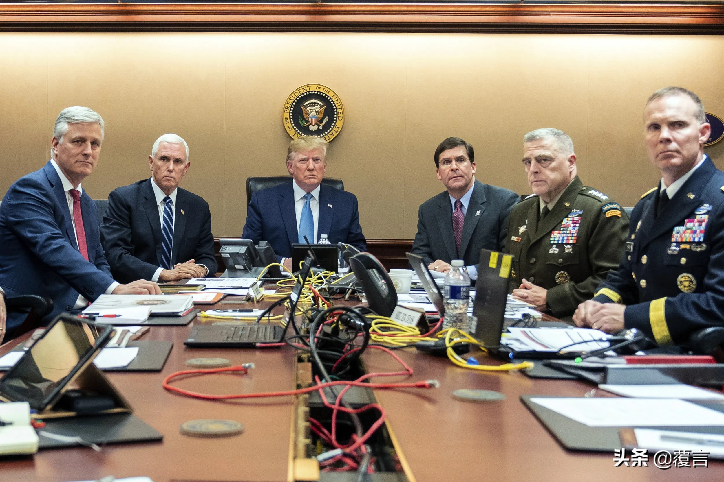 若想发射核弹，美国总统需要走什么程序？任期最后10天能用吗？