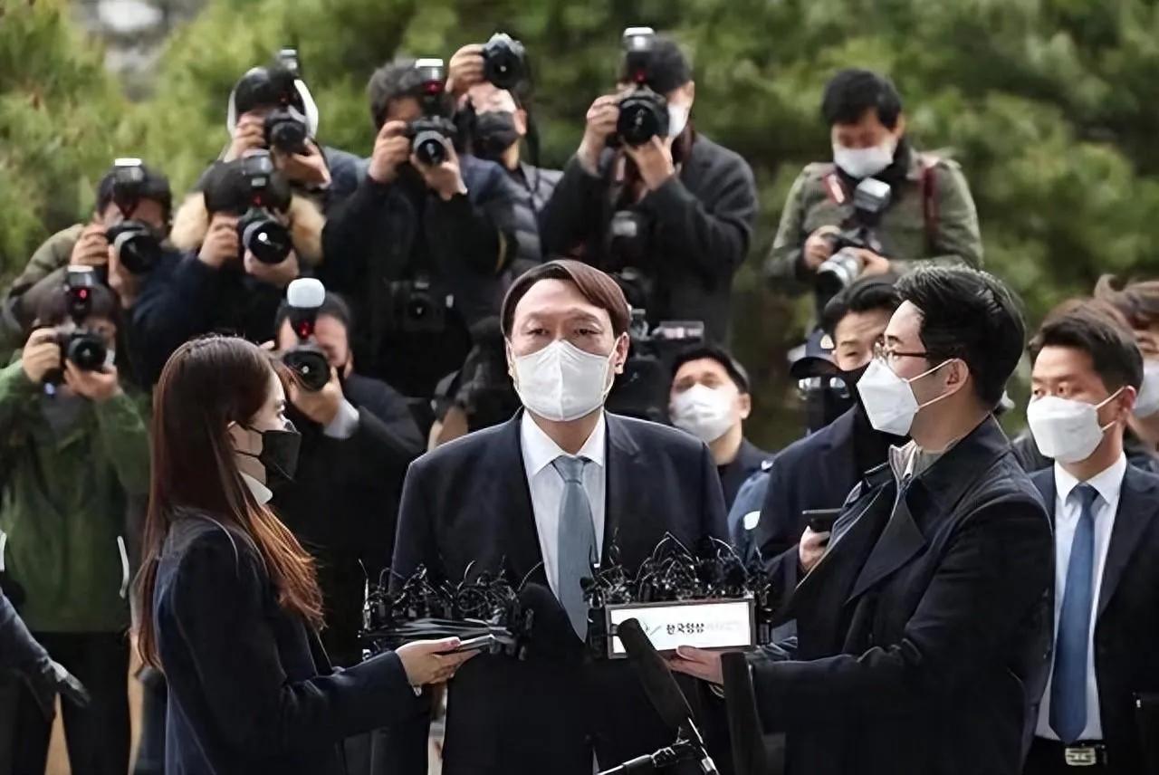 朴槿惠报仇机会来了？韩国五十万人请愿“弹劾总统”，文在寅失声