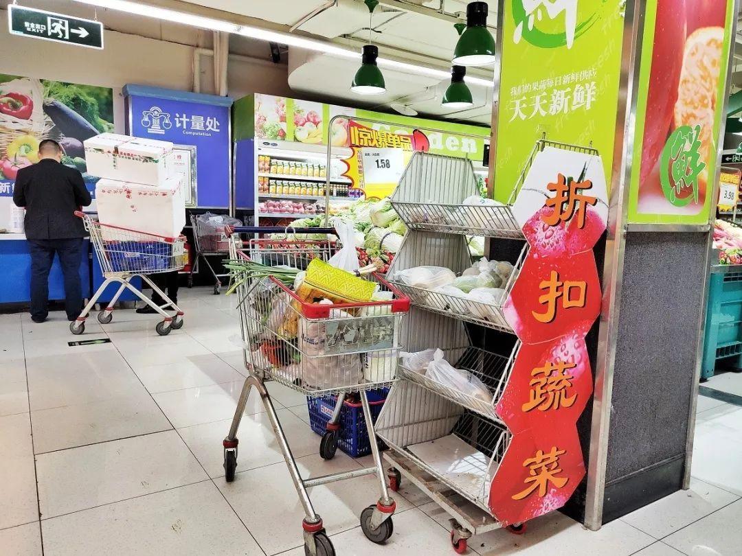 超市内部揭秘！这些打折的商品千万不要买，别以为自己占了便宜！