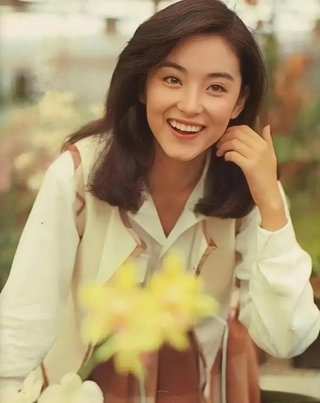 李嘉欣 李嘉欣的这张脸，前后100年，再也找不出这样的盛世美颜了