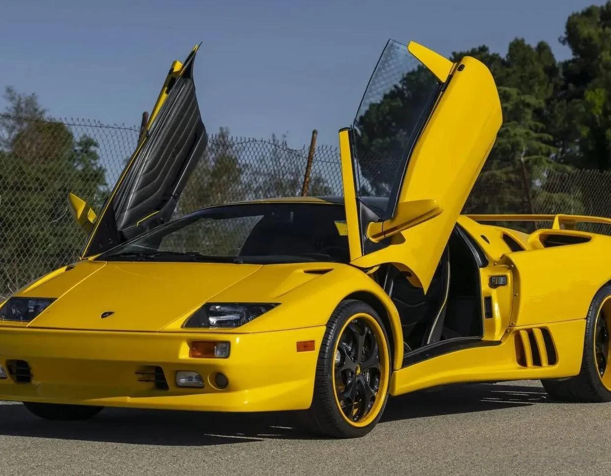 90 年代的汽车记忆：那些让人难忘的经典车型能认识完算我输