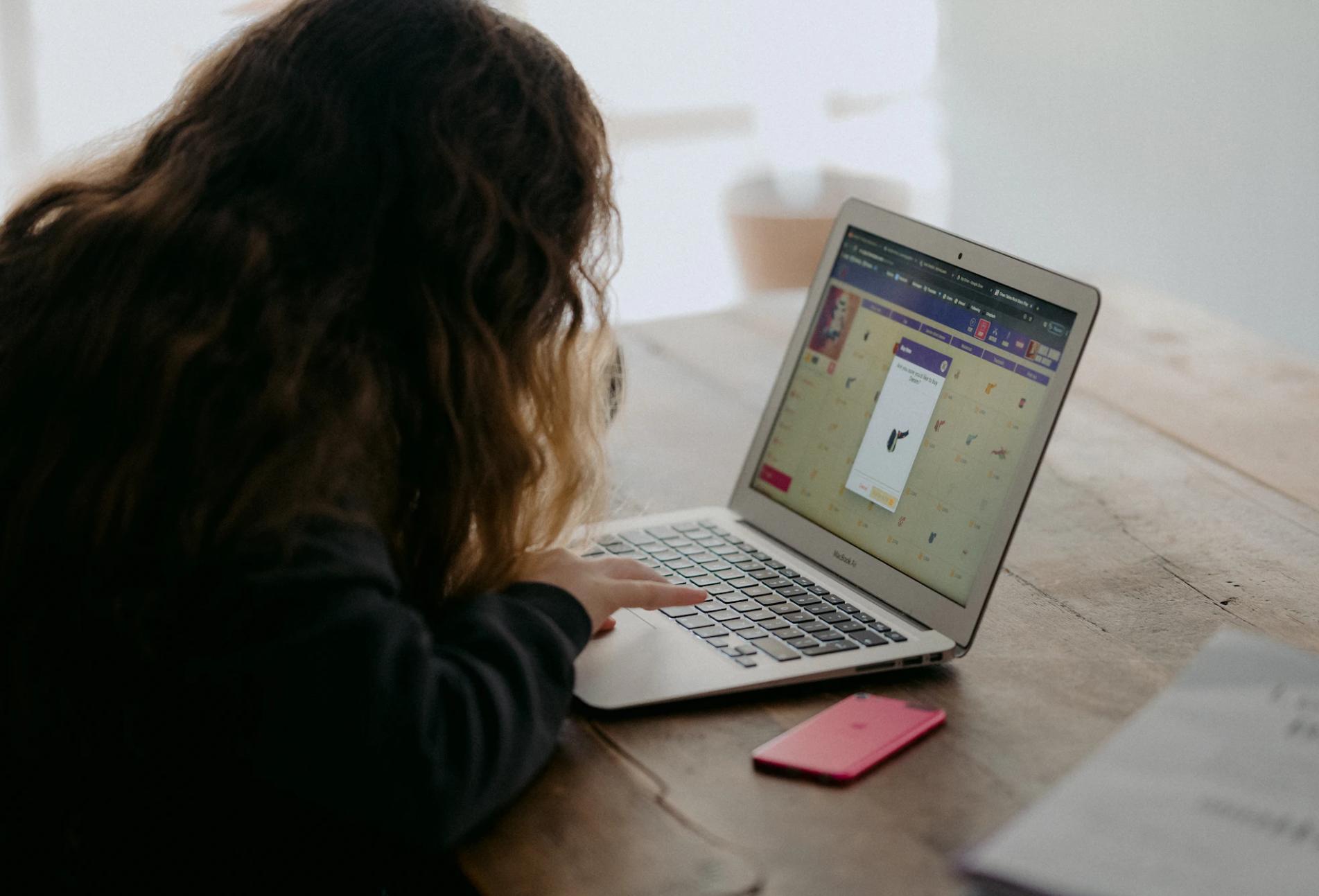 如何1分钟算出一家公司赚多少钱？