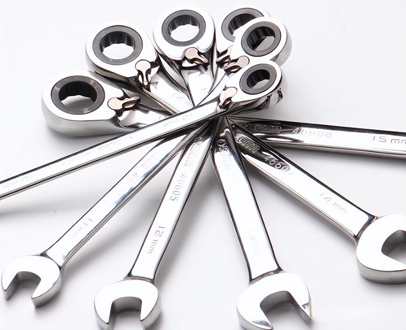 手动、电动OR气动，如何选择合适的扳手？