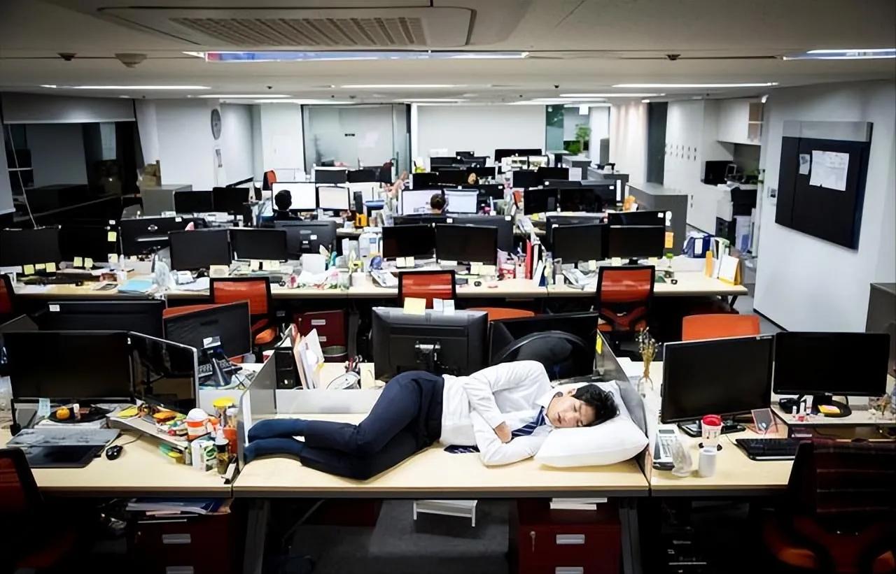 从44到49小时:中国人每周工作时间越来越长,谁动了我的休息时间