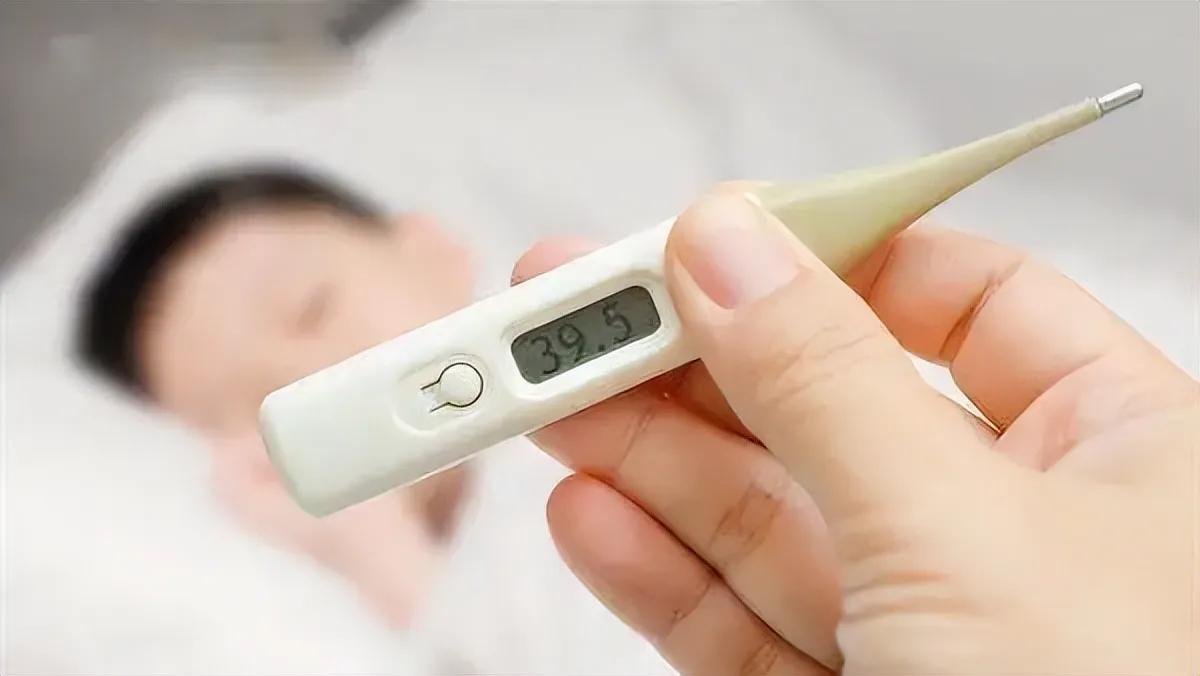 发烧其实是身体对抗病毒的秘密武器，那么发烧了究竟该怎么办？