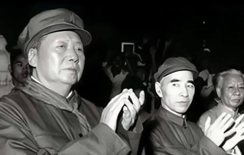 1971年毛主席从杭州返京，林彪派人去车站炸火车，结局如何？