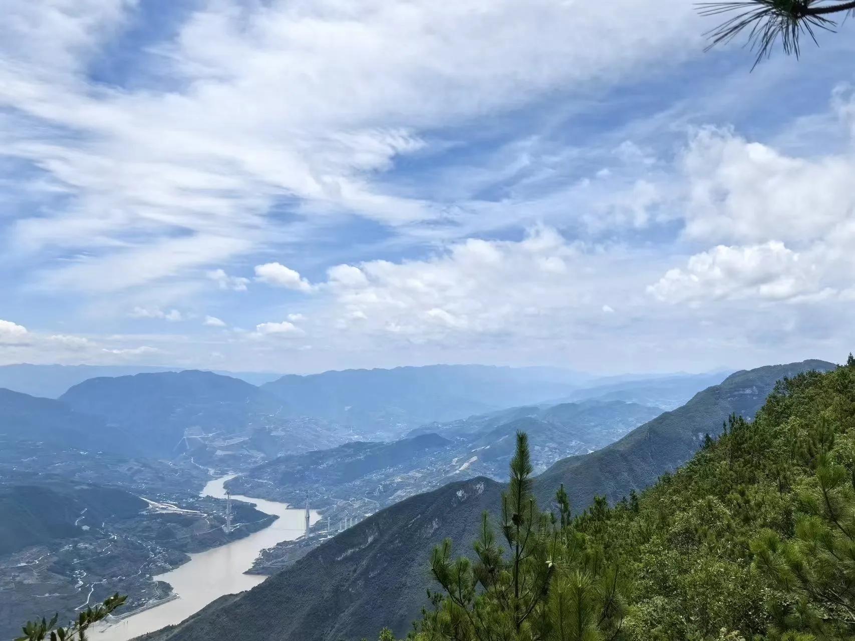 大冒险100个问题刺激，求真心话大冒险的劲爆问题和搞笑惩罚